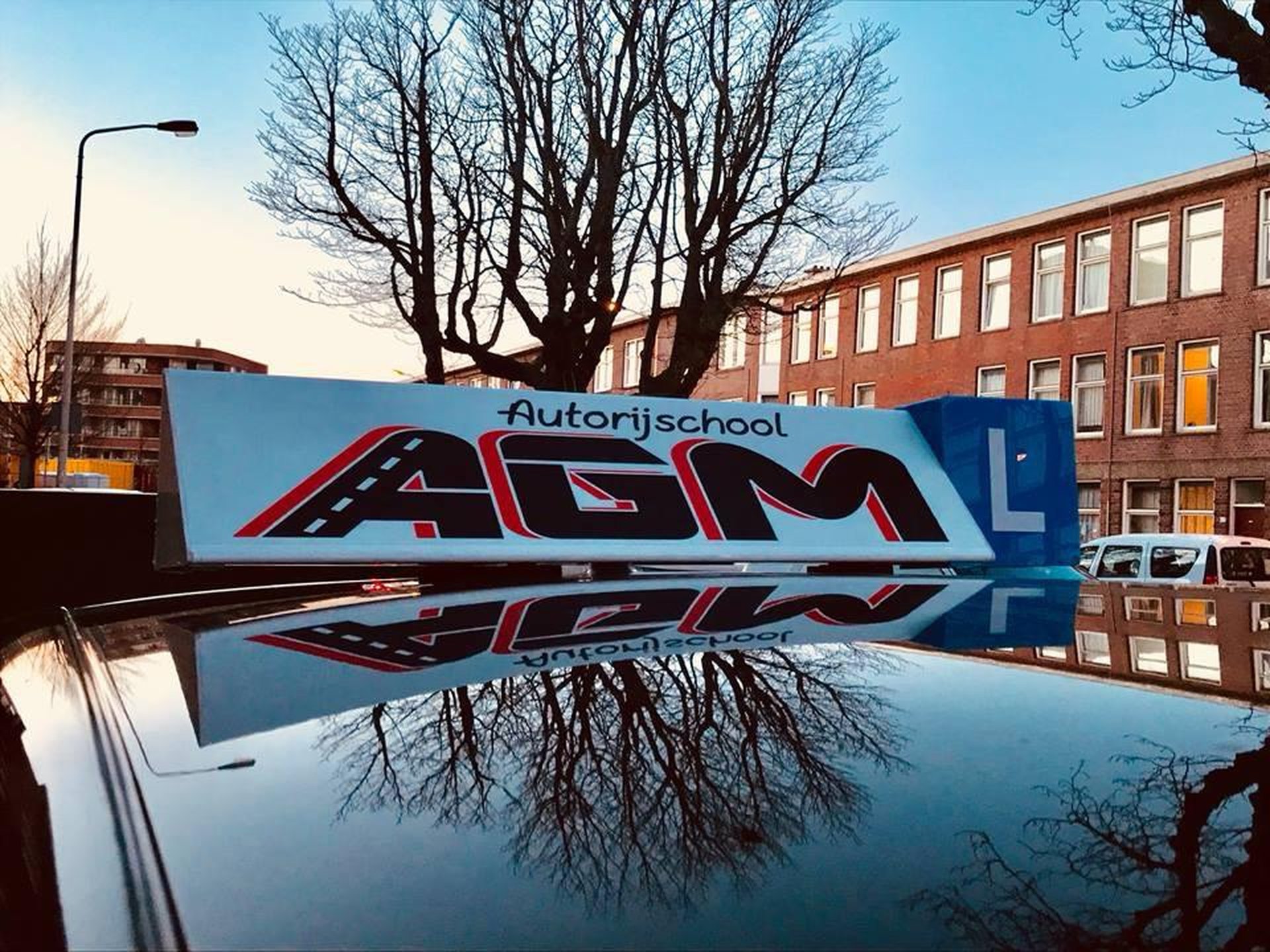 Autorijschool AGM lesauto in Den Haag